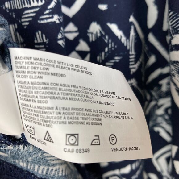 Erika NWT Womens Button Front Shirt Size 3X Blue White Geometric Shoulder Detail - Picture 10 of 10